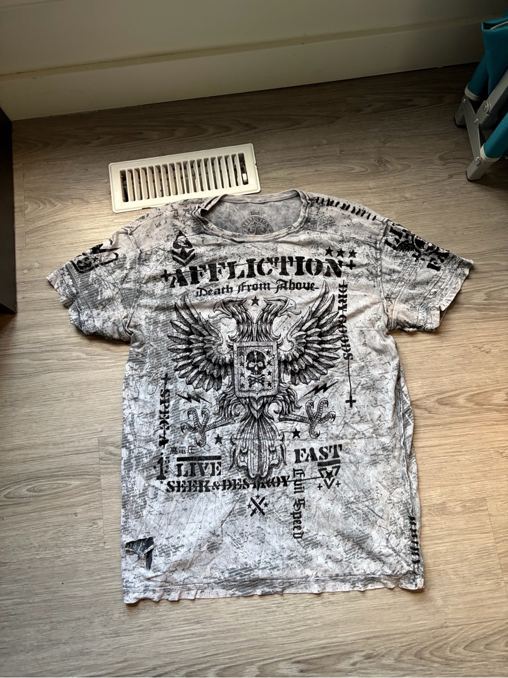 Affliction Men’s Grey Graphic Eagle T-Shirt